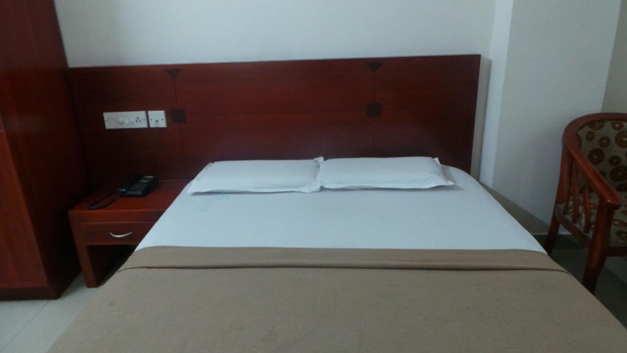 Kooloth Lake View Residency Hotel Coimbatore Eksteriør billede