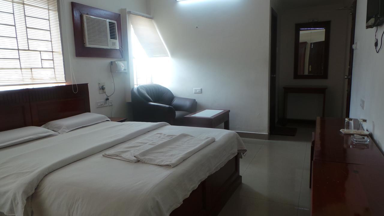 Kooloth Lake View Residency Hotel Coimbatore Eksteriør billede