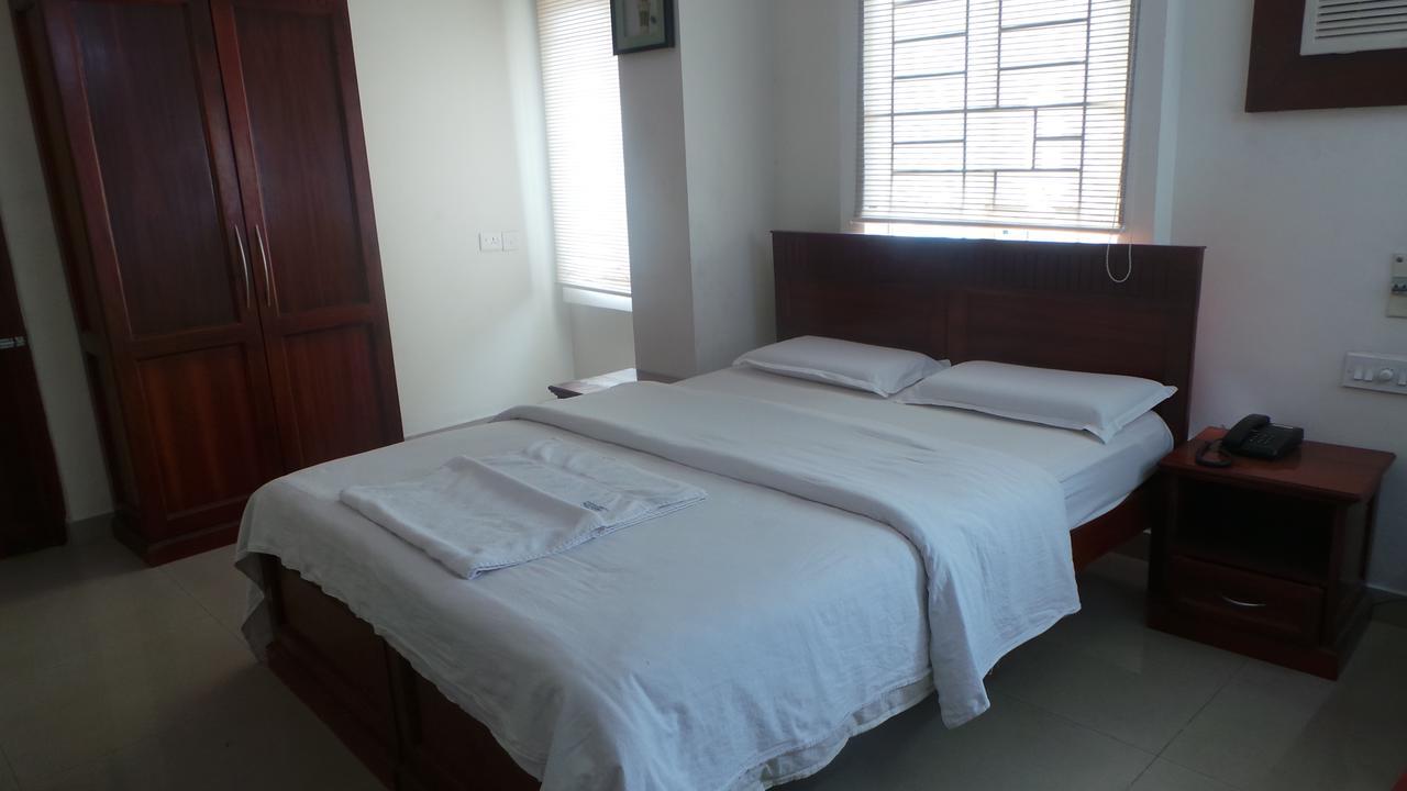 Kooloth Lake View Residency Hotel Coimbatore Eksteriør billede